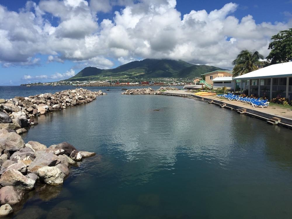 Bird Rock Beach Hotel Basseterre Eksteriør bilde