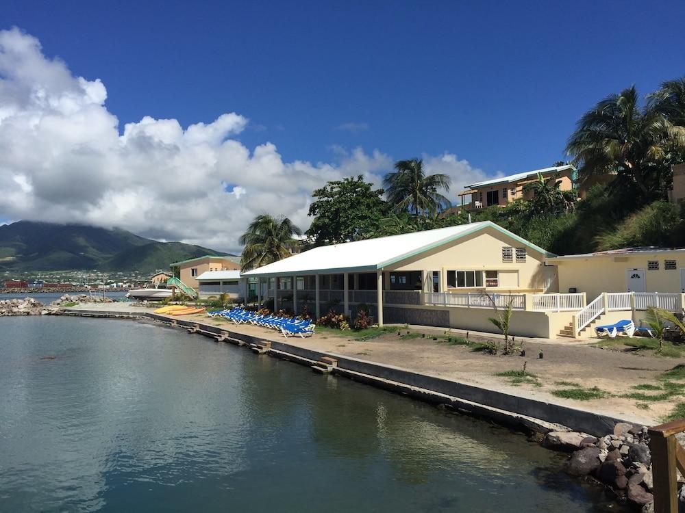 Bird Rock Beach Hotel Basseterre Eksteriør bilde